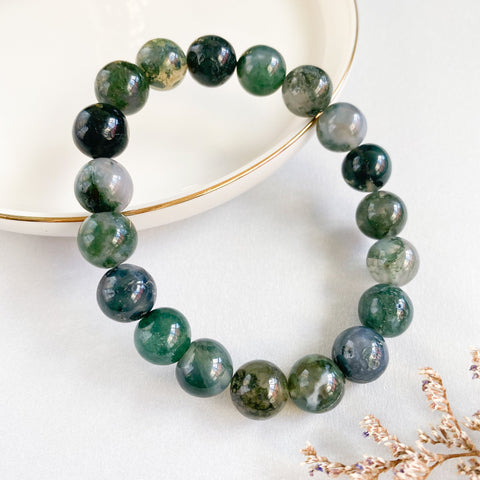 Moss Agate Healing Properties and Meanings - Dearbeads